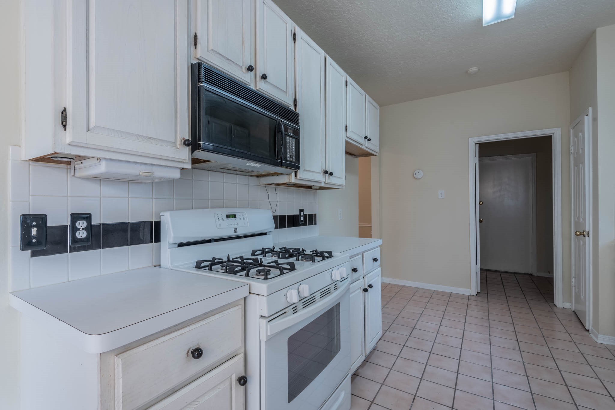 17030 Macleish Drive Property Photo 10