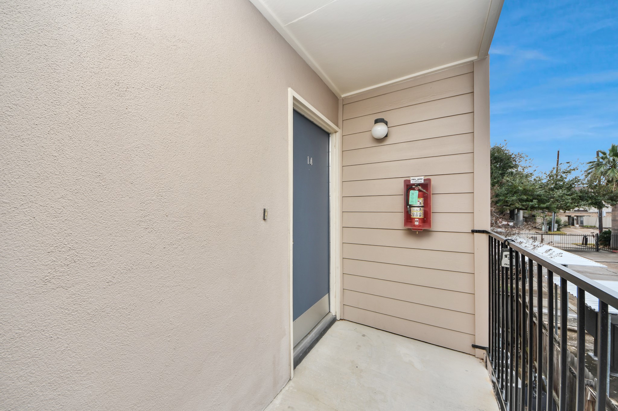 1818 Augusta Drive 14 Property Photo 4