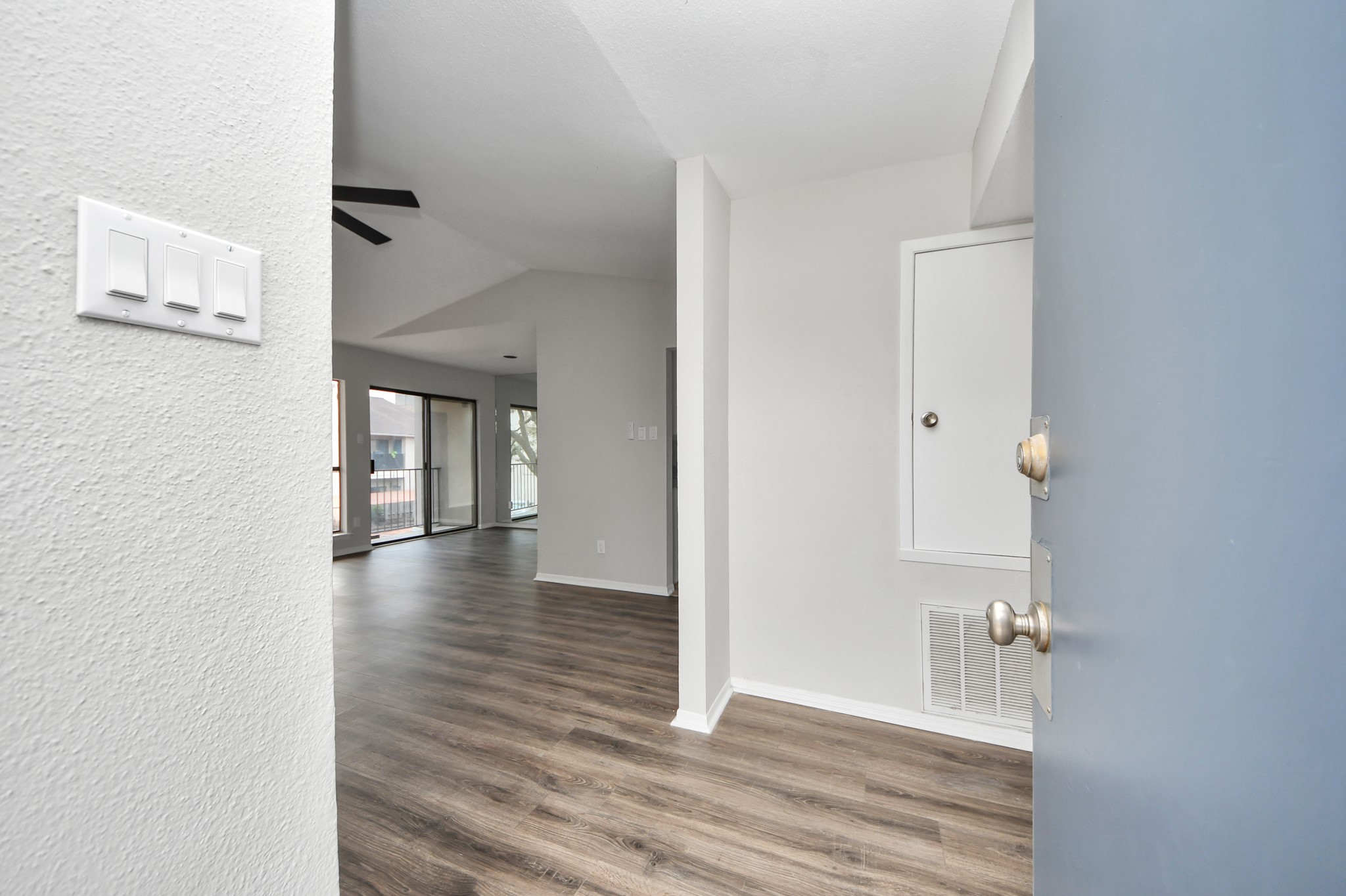 1818 Augusta Drive 14 Property Photo 5