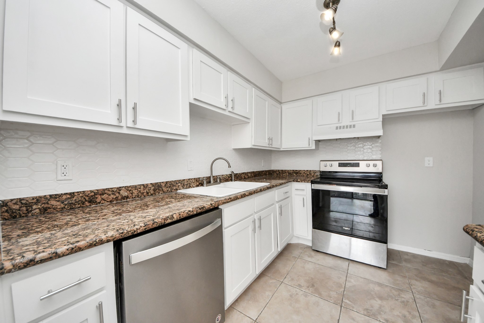 1818 Augusta Drive 14 Property Photo 14