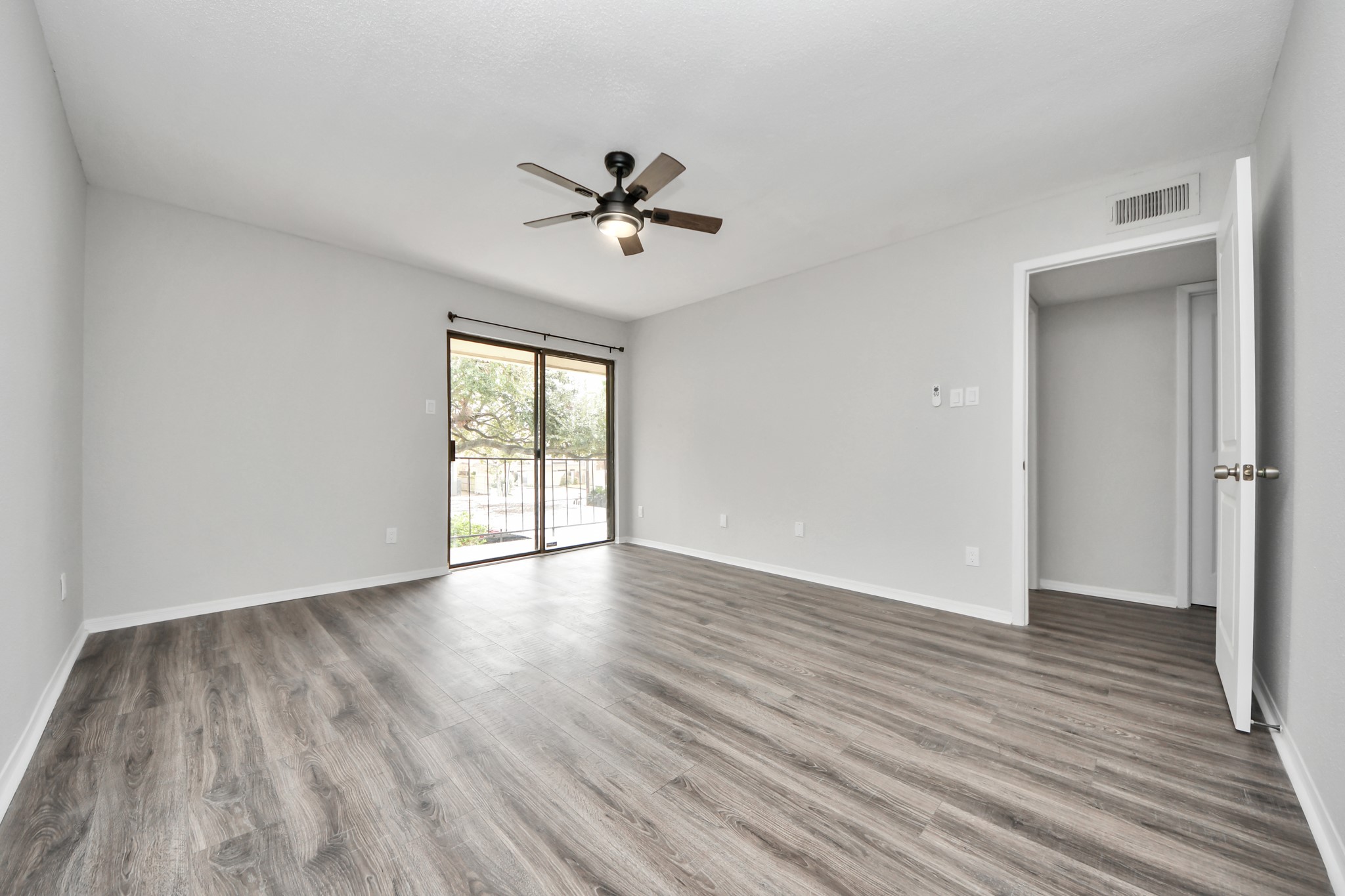 1818 Augusta Drive 14 Property Photo 26