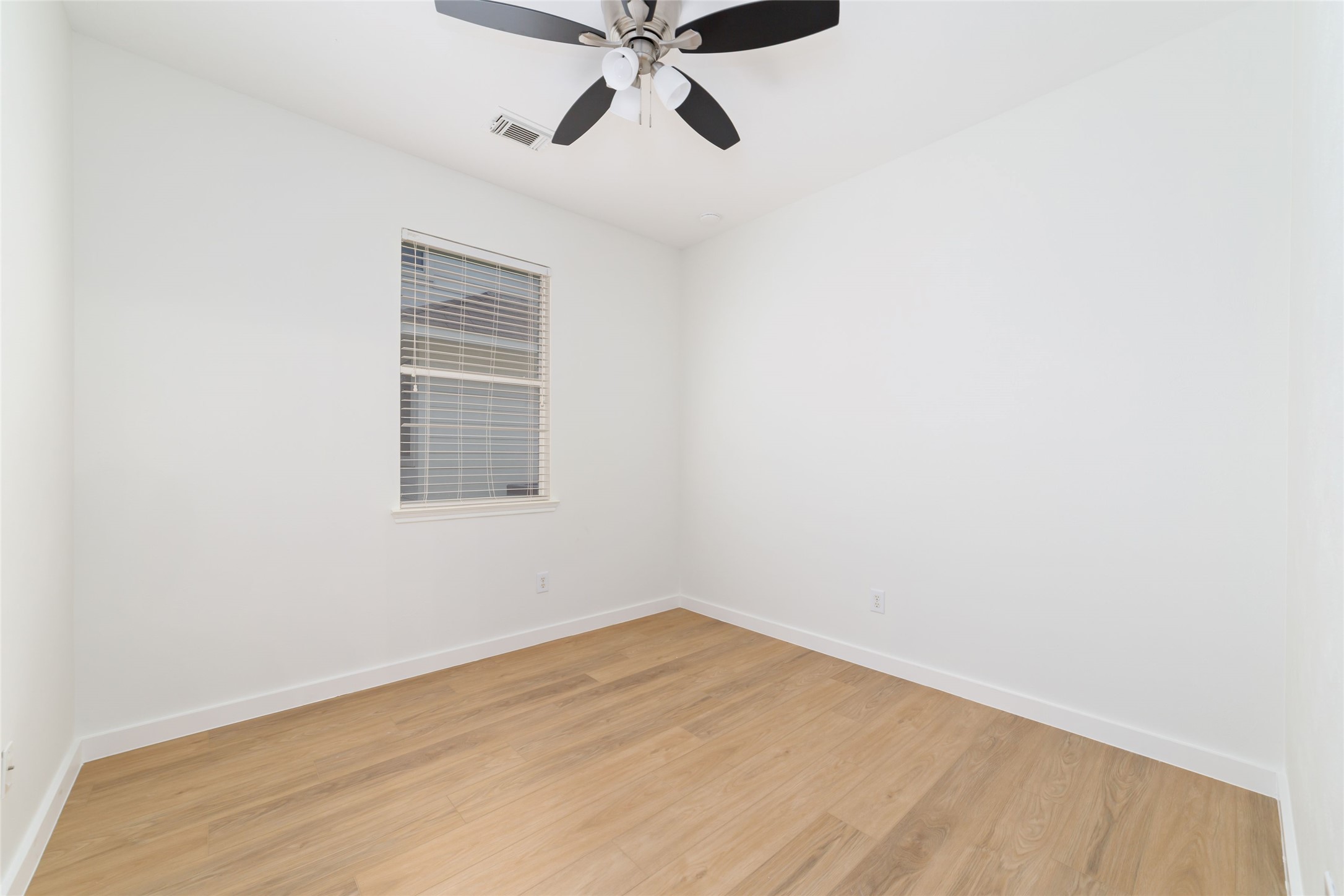 20215 Enchanted Rose Lane Property Photo 14