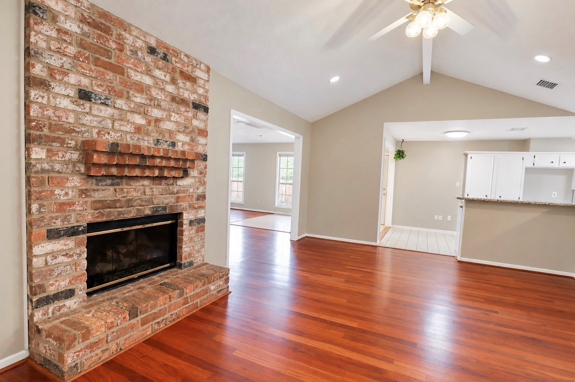 22718 Red River Drive Property Photo 4