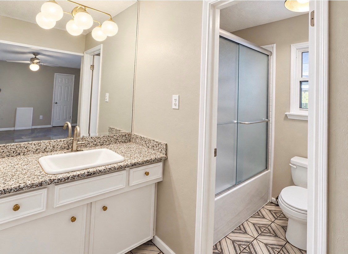 22718 Red River Drive Property Photo 10