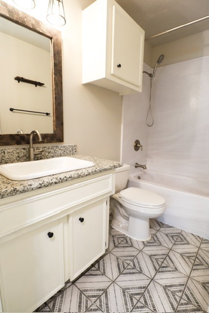 22718 Red River Drive Property Photo 12