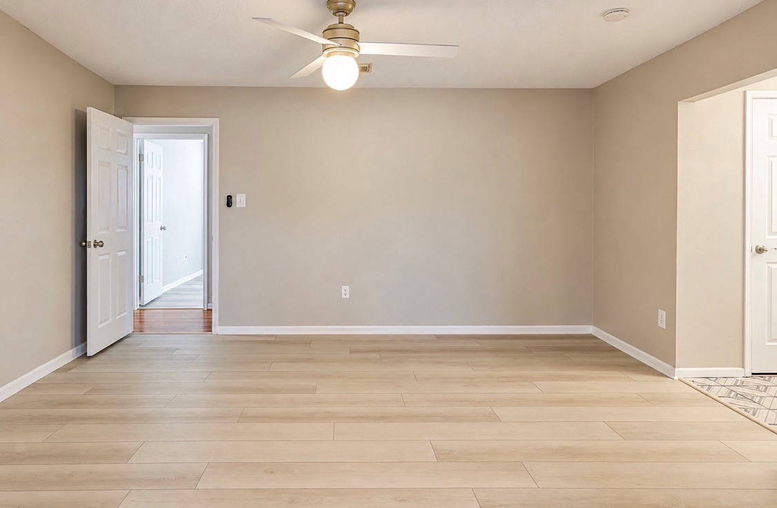 22718 Red River Drive Property Photo 14