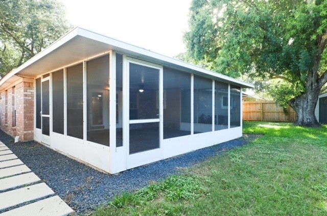 22718 Red River Drive Property Photo 15