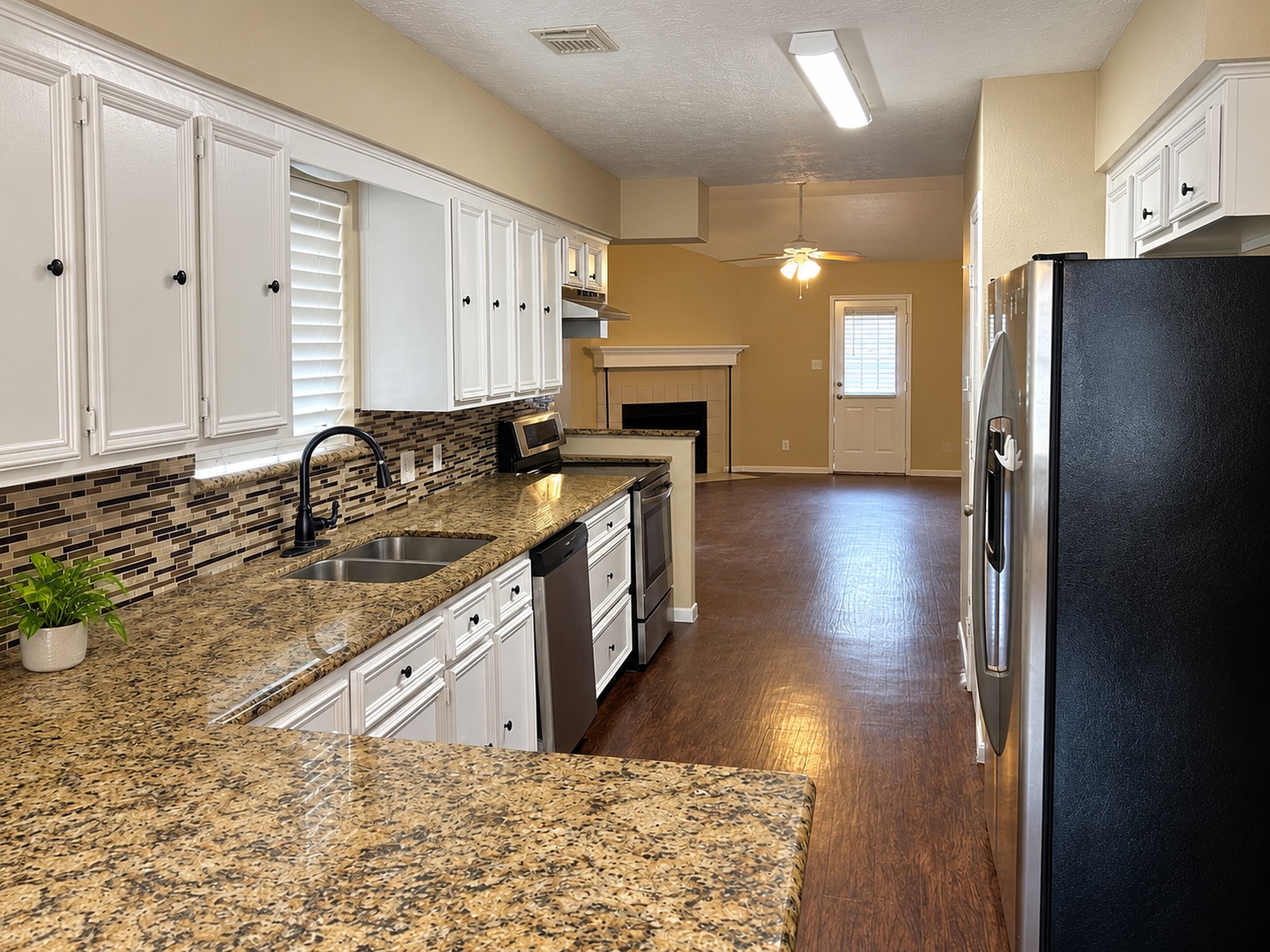 3115 Edgewood Property Photo 2