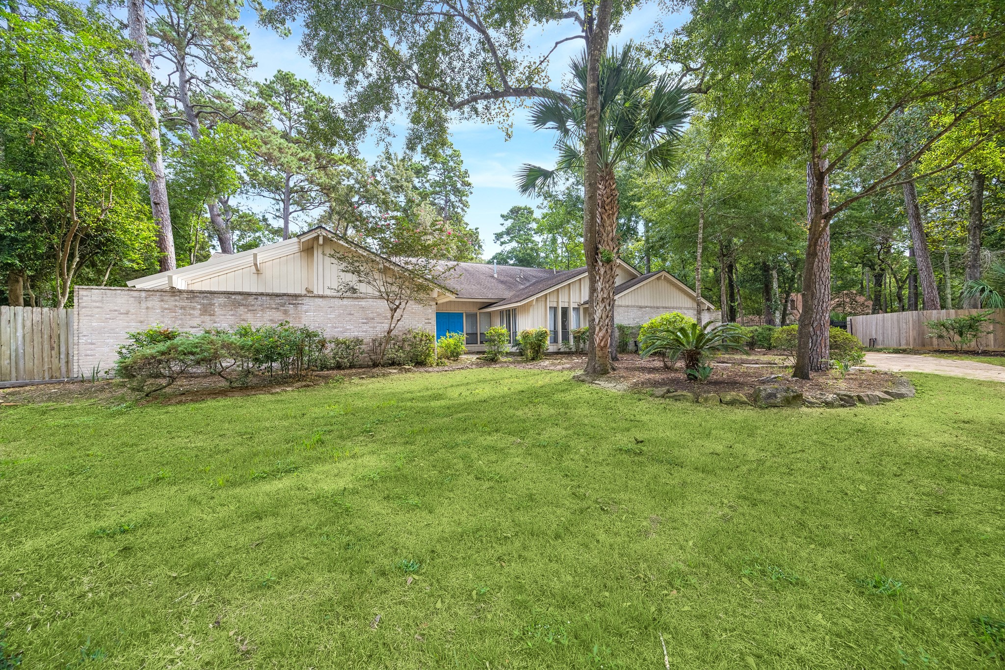 2310 Mill Lake Drive Property Photo 1