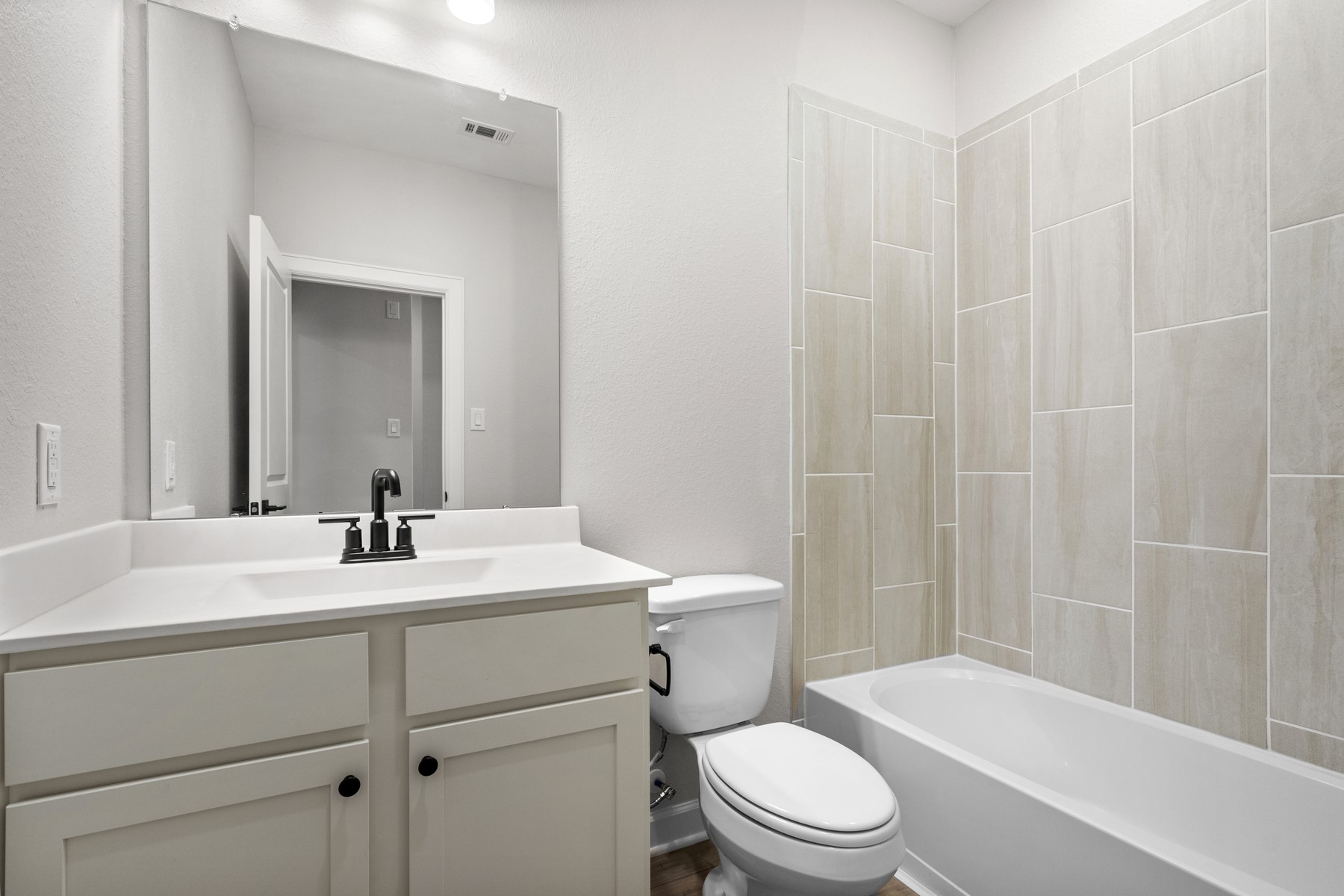 1110 Whispering Winds Drive Property Photo 15