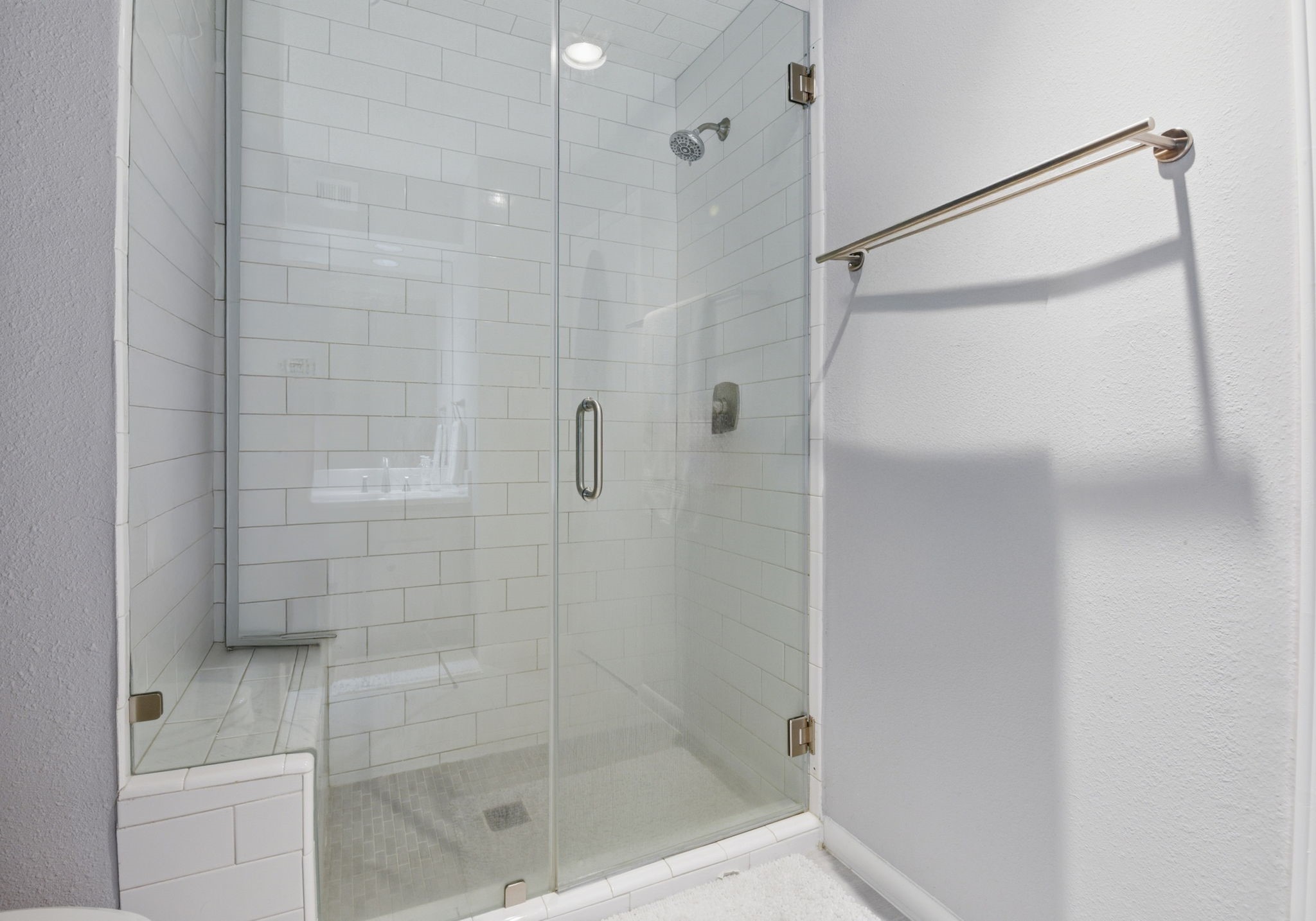 1011 Fountain View Drive Property Photo 6
