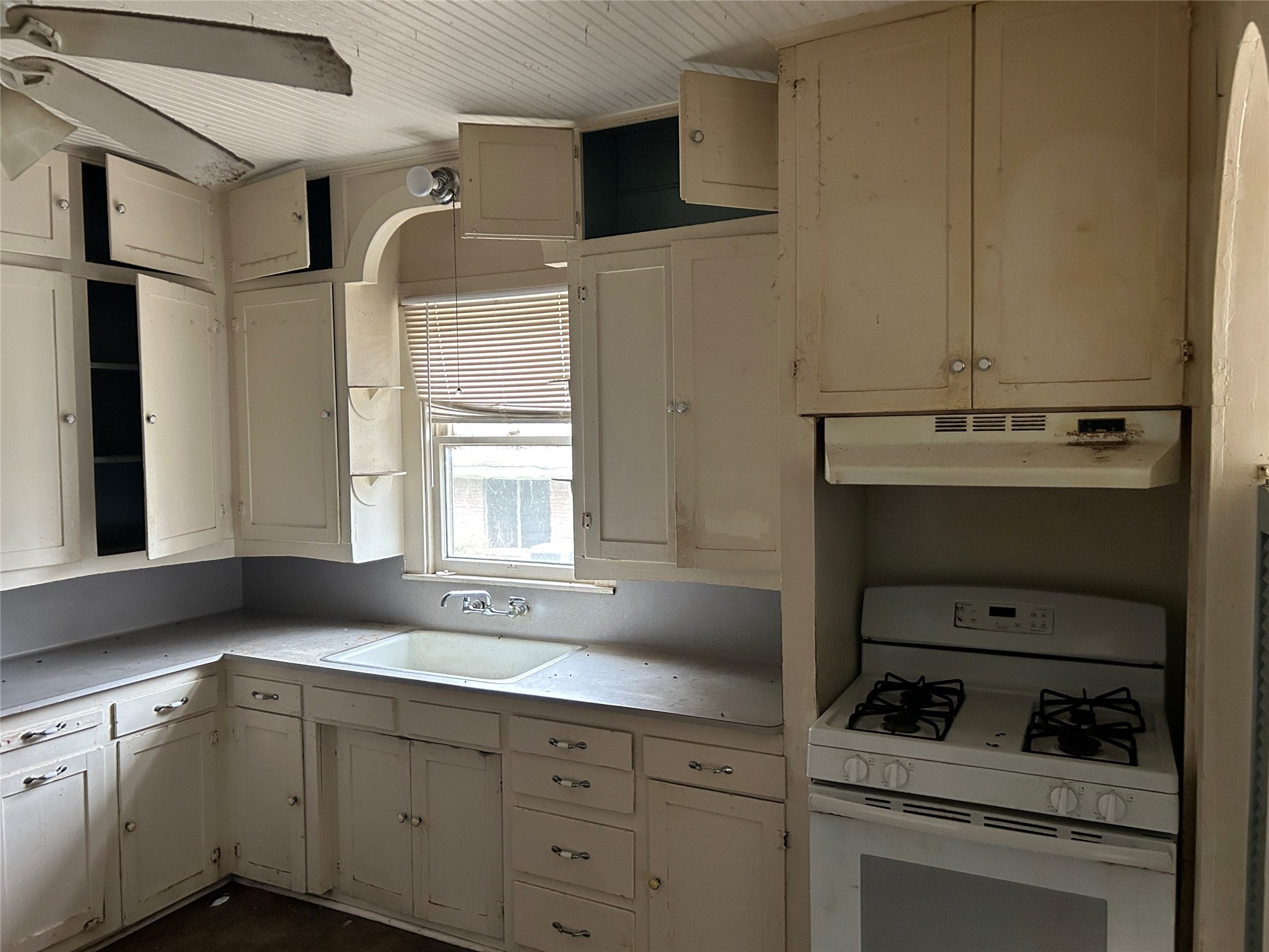 1707 S Day Street Property Photo 7