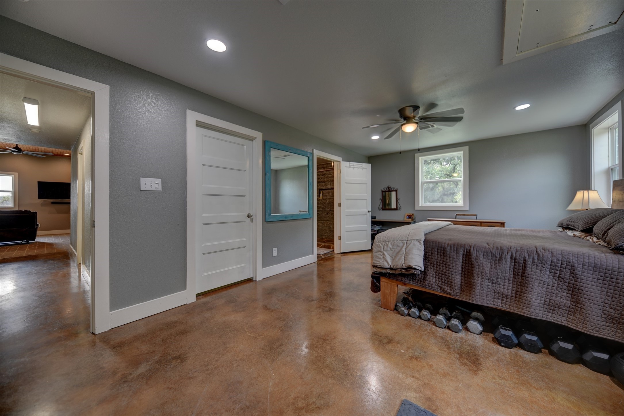 3072 First Street Property Photo 8