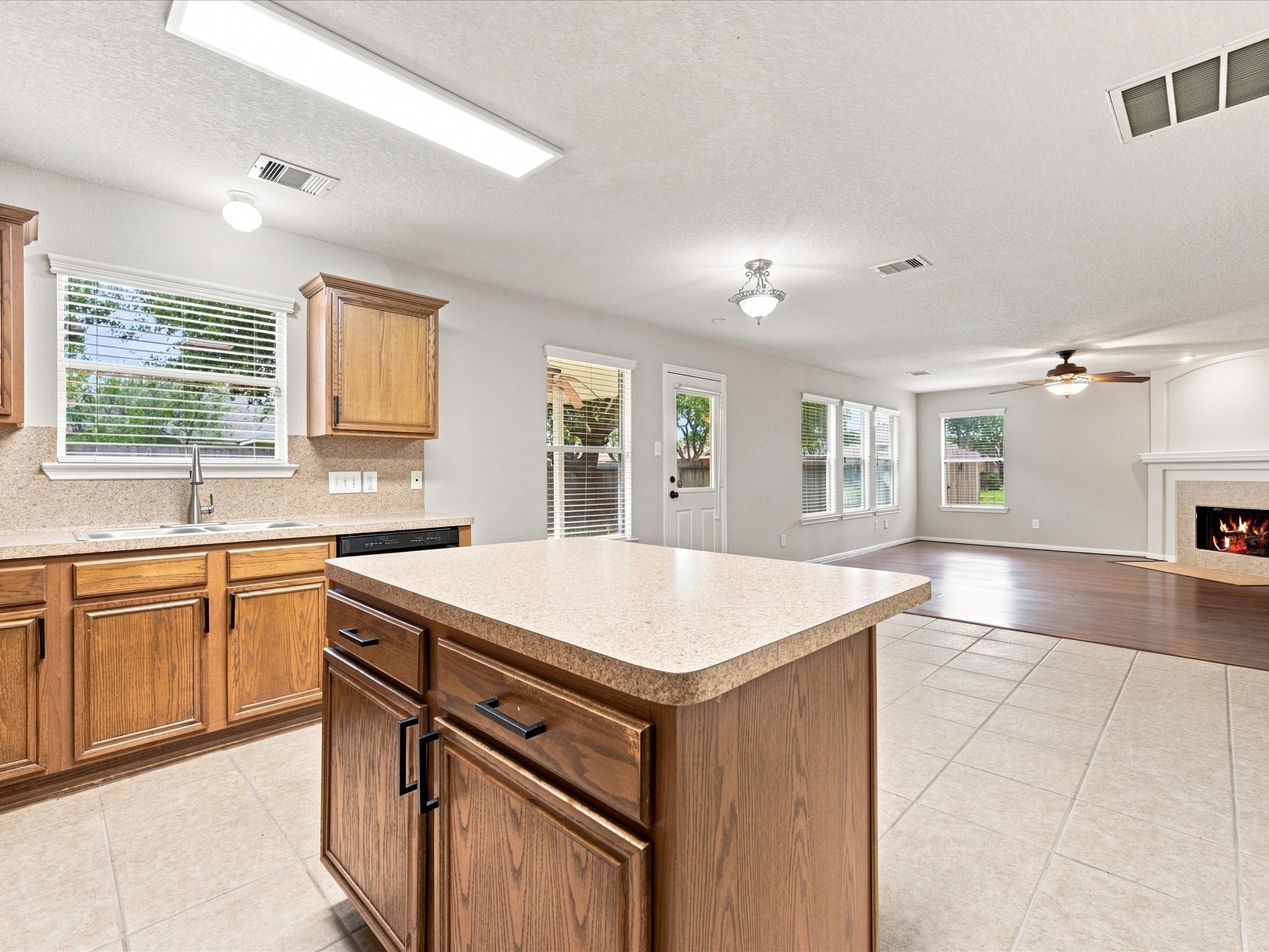 32302 Golden Oak Park Lane Property Photo 7
