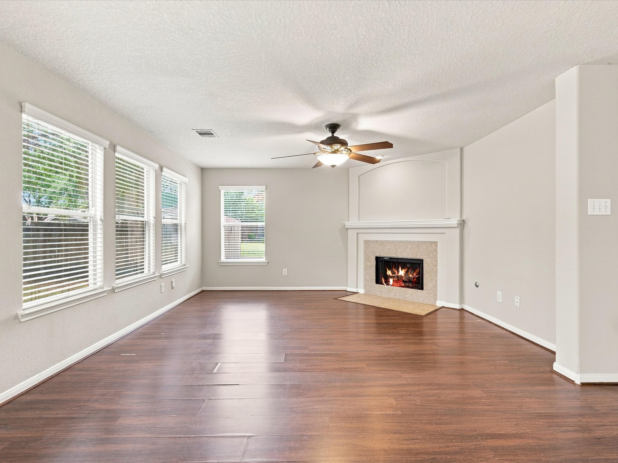 32302 Golden Oak Park Lane Property Photo 10