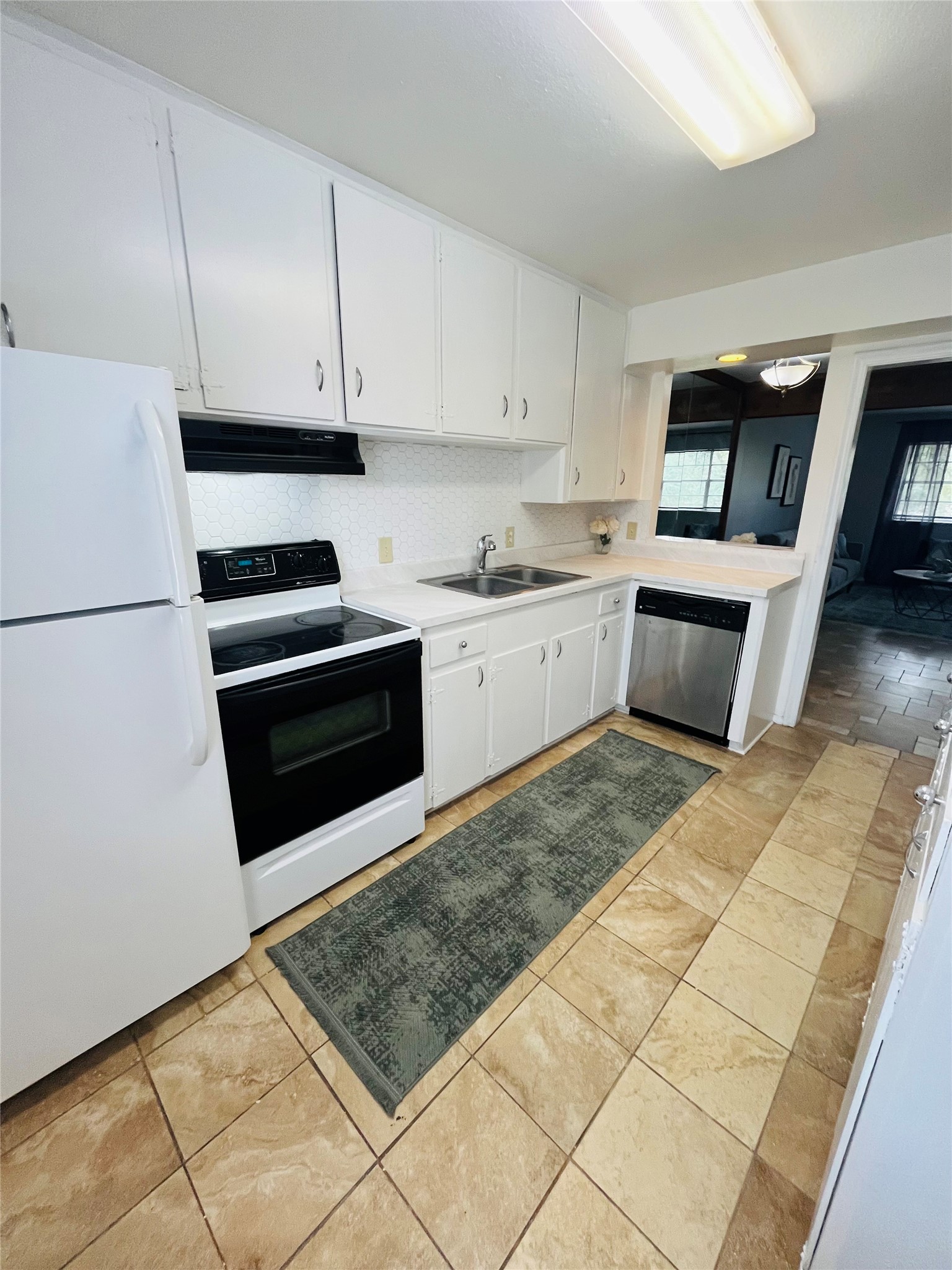 11609 Chimney Rock Road Property Photo 5
