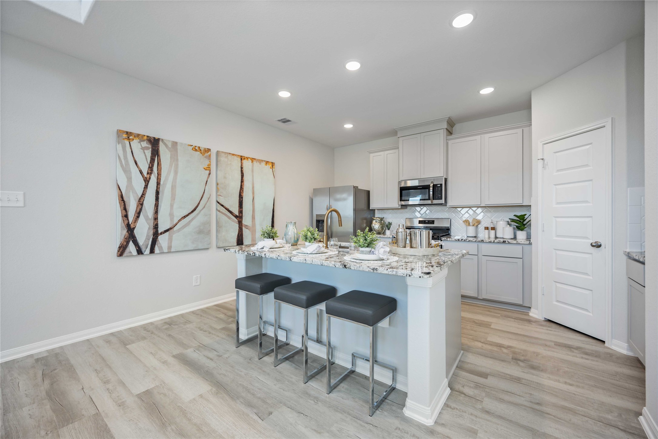 3050 Arrowwood Drive Property Photo 5