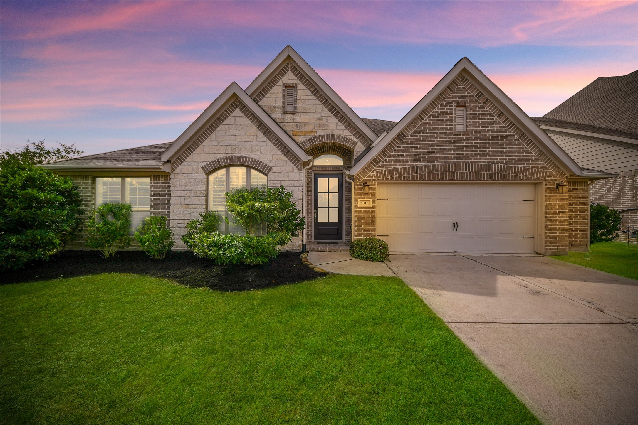 5810 Golden Peak Lane Property Photo 2