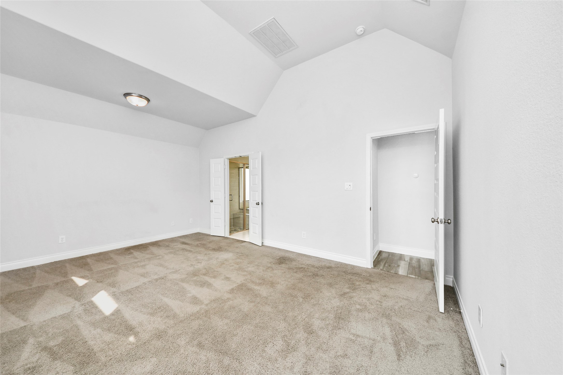 5810 Golden Peak Lane Property Photo 8