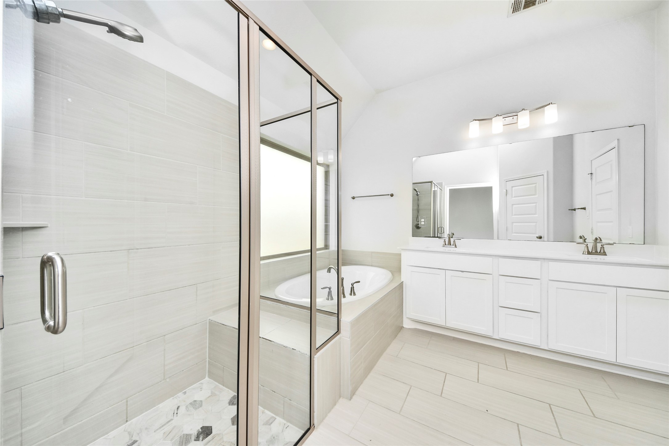 5810 Golden Peak Lane Property Photo 10