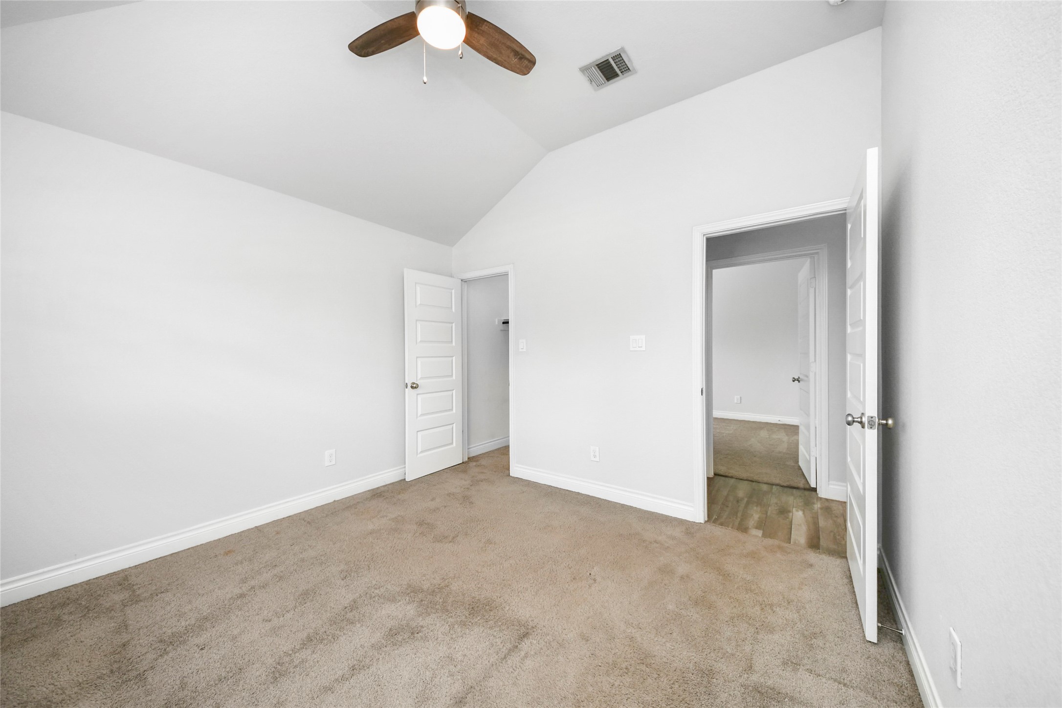 5810 Golden Peak Lane Property Photo 23