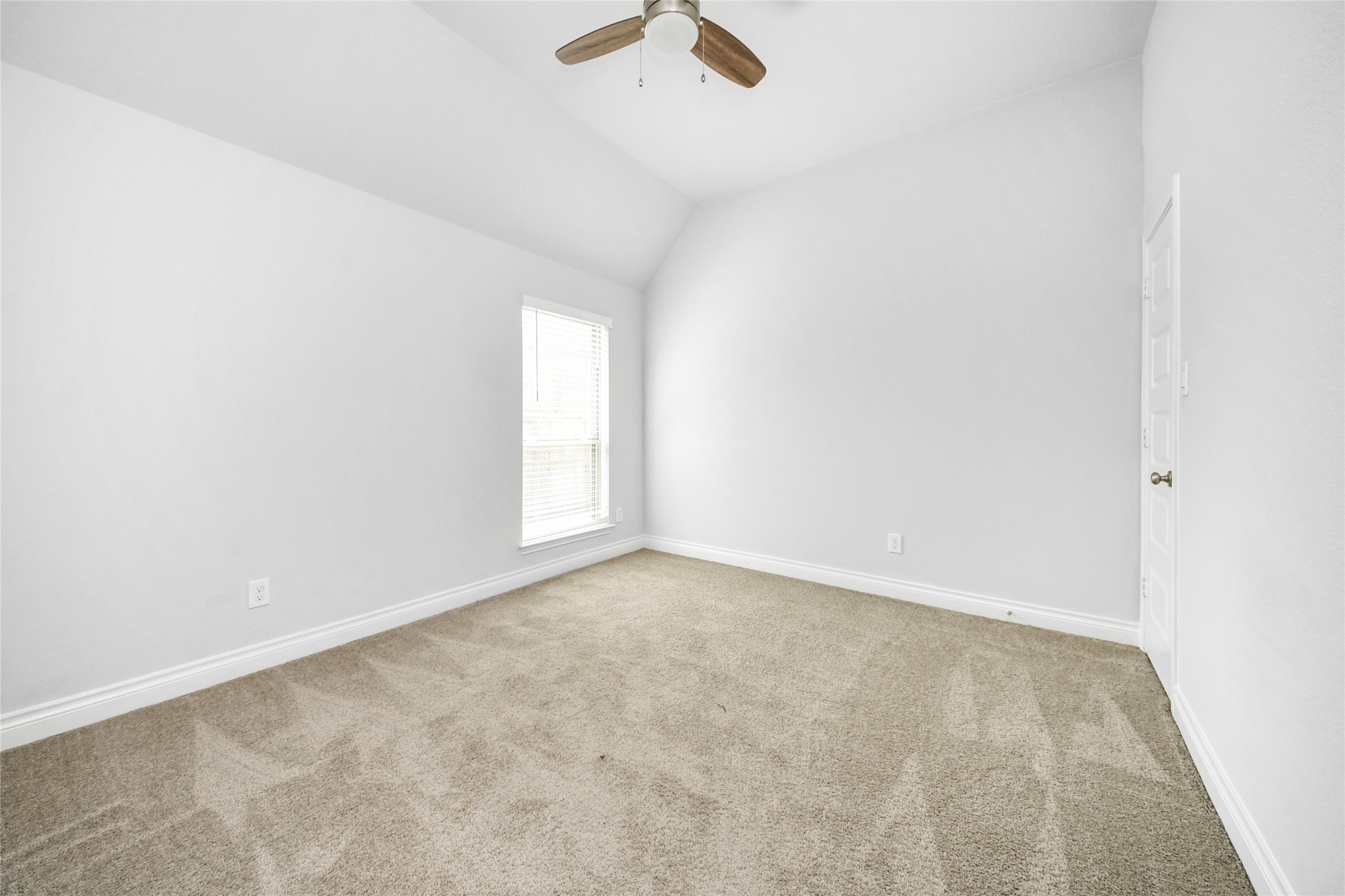 5810 Golden Peak Lane Property Photo 25