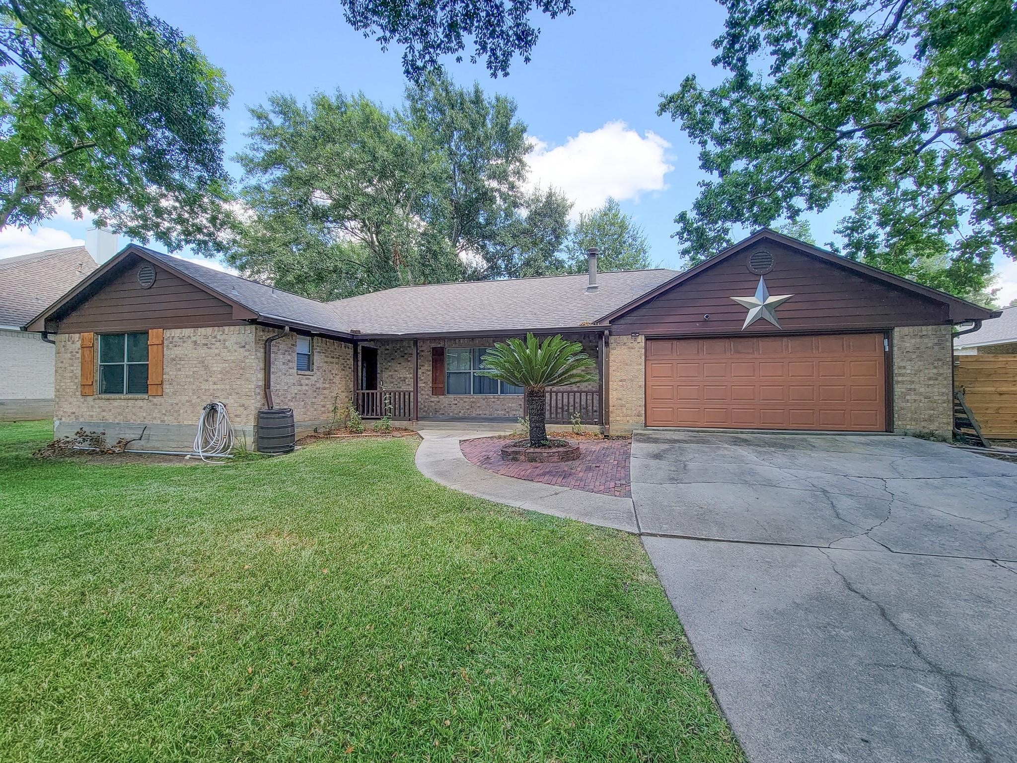 10282 Valley Drive S Property Photo 1