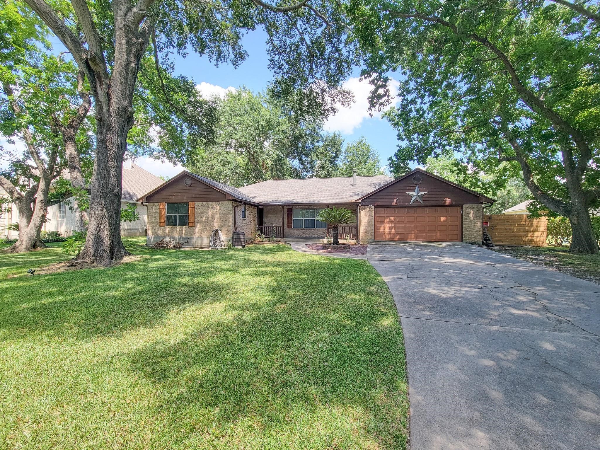 10282 Valley Drive S Property Photo 3