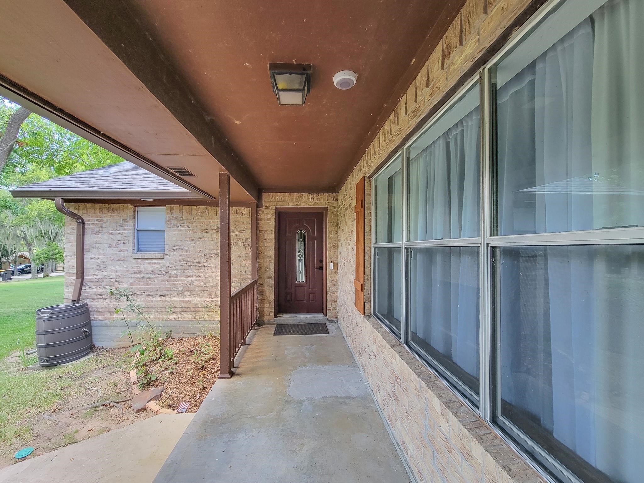 10282 Valley Drive S Property Photo 4