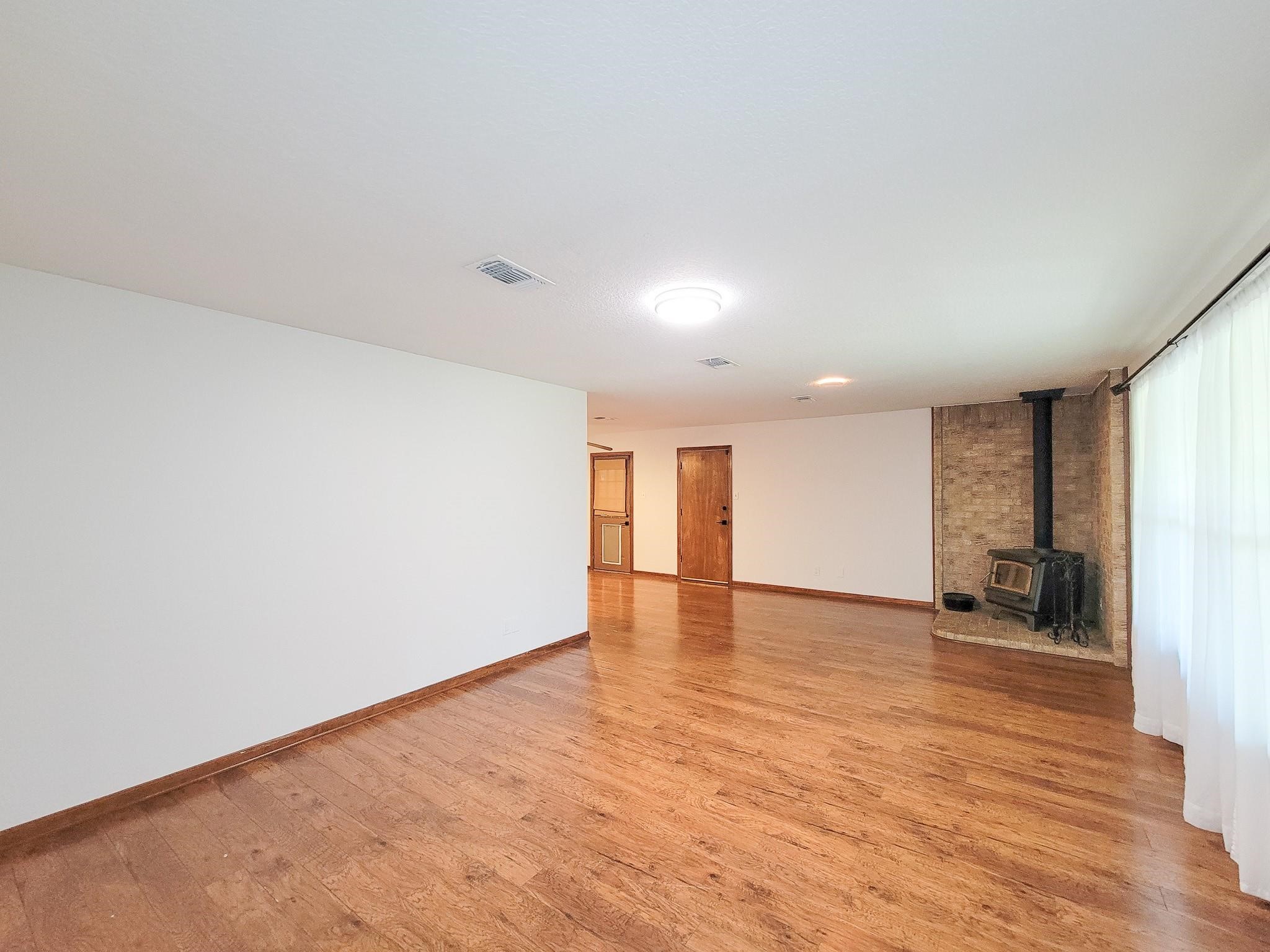 10282 Valley Drive S Property Photo 9