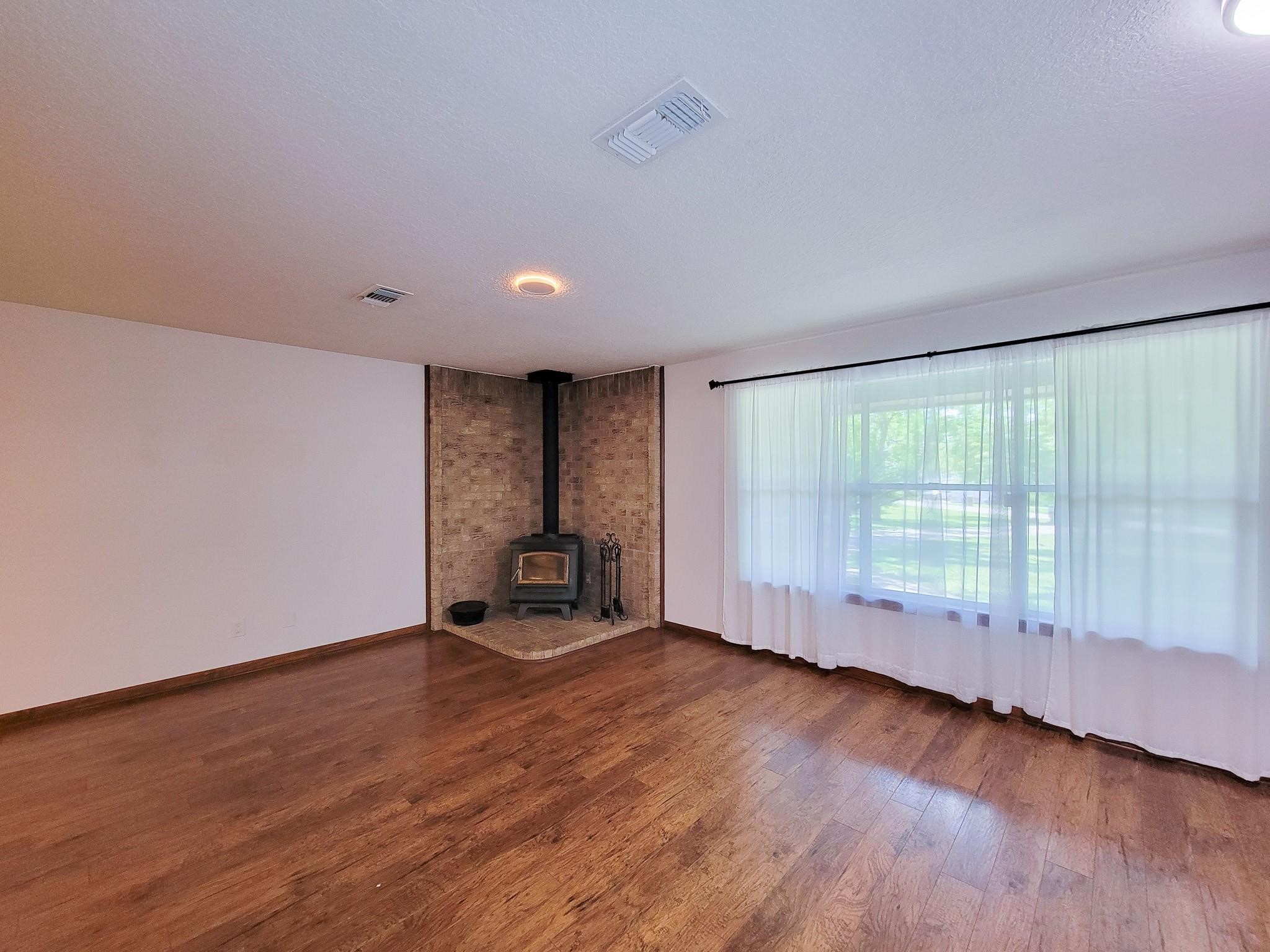10282 Valley Drive S Property Photo 11