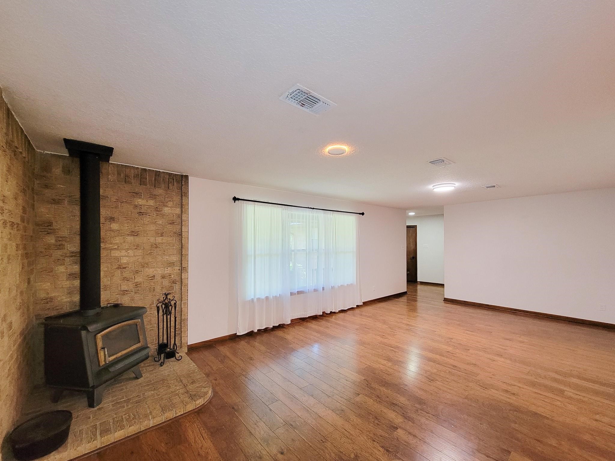10282 Valley Drive S Property Photo 12