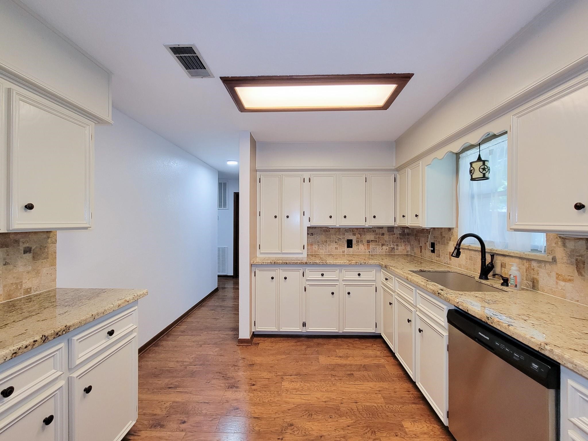 10282 Valley Drive S Property Photo 18