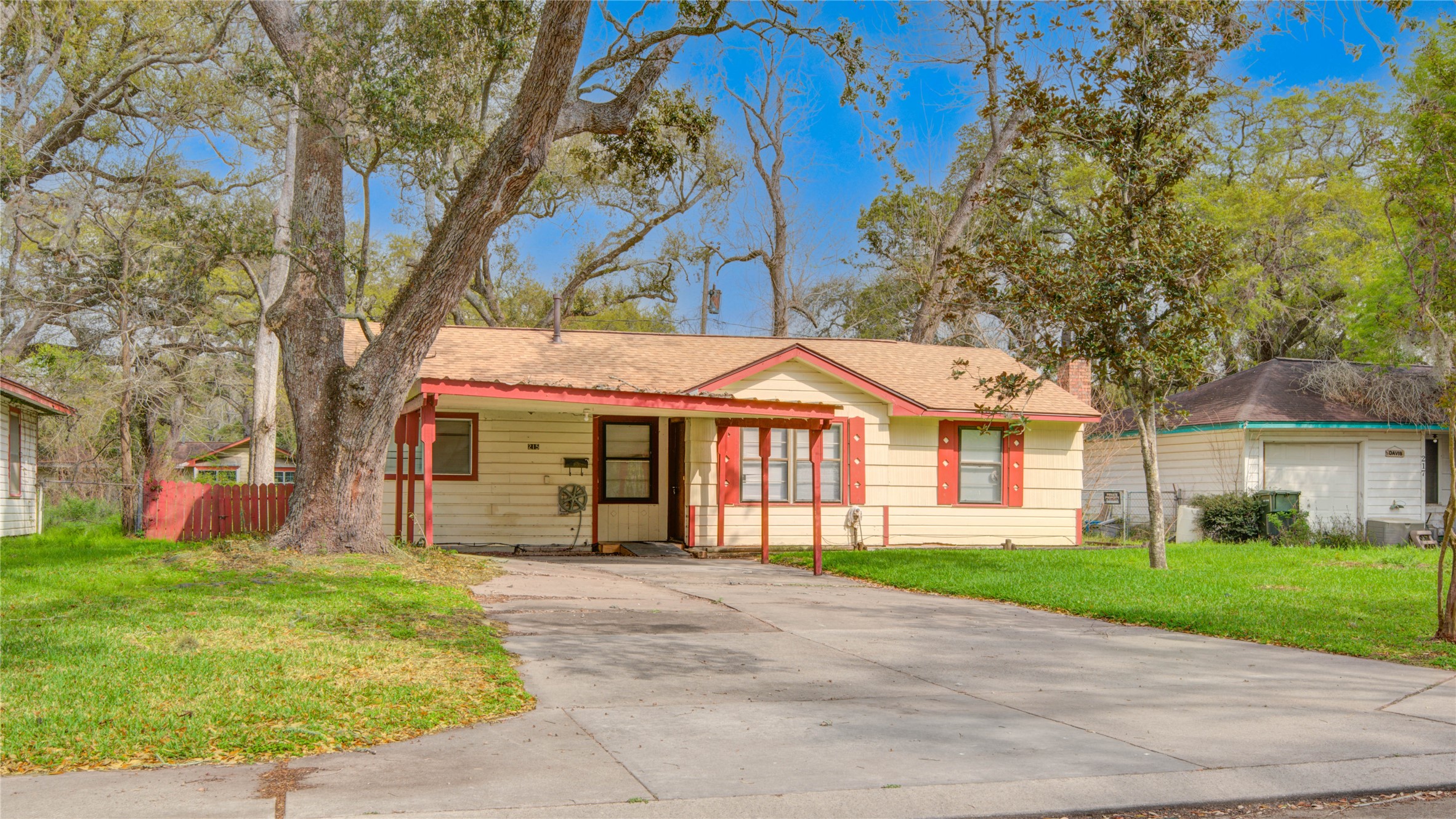 215 Cypress Street Property Photo 1