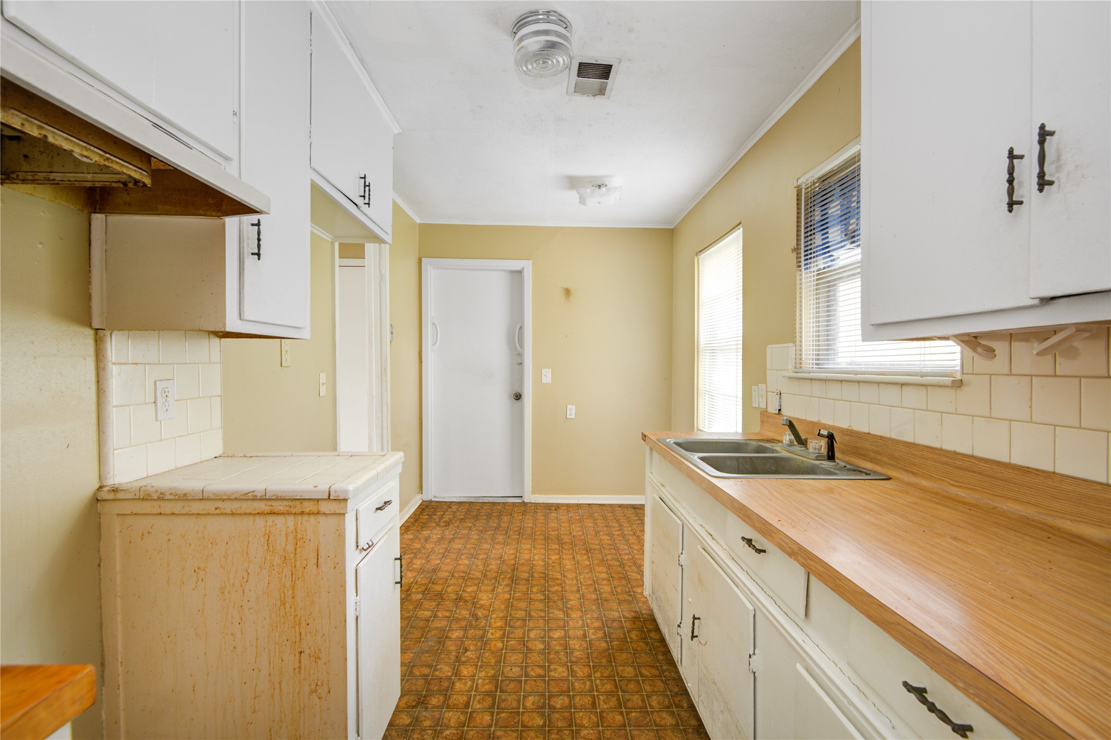215 Cypress Street Property Photo 11