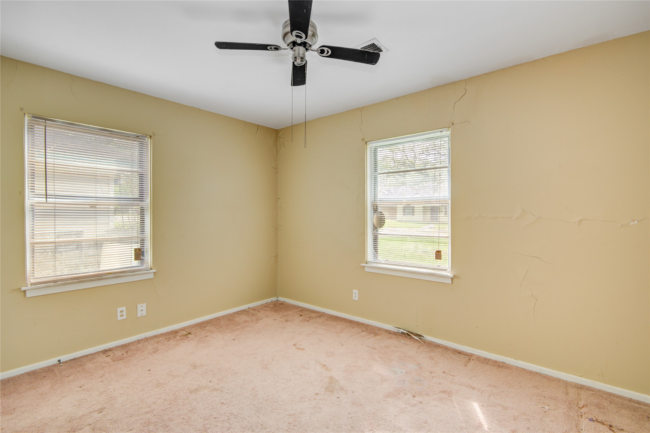 215 Cypress Street Property Photo 16