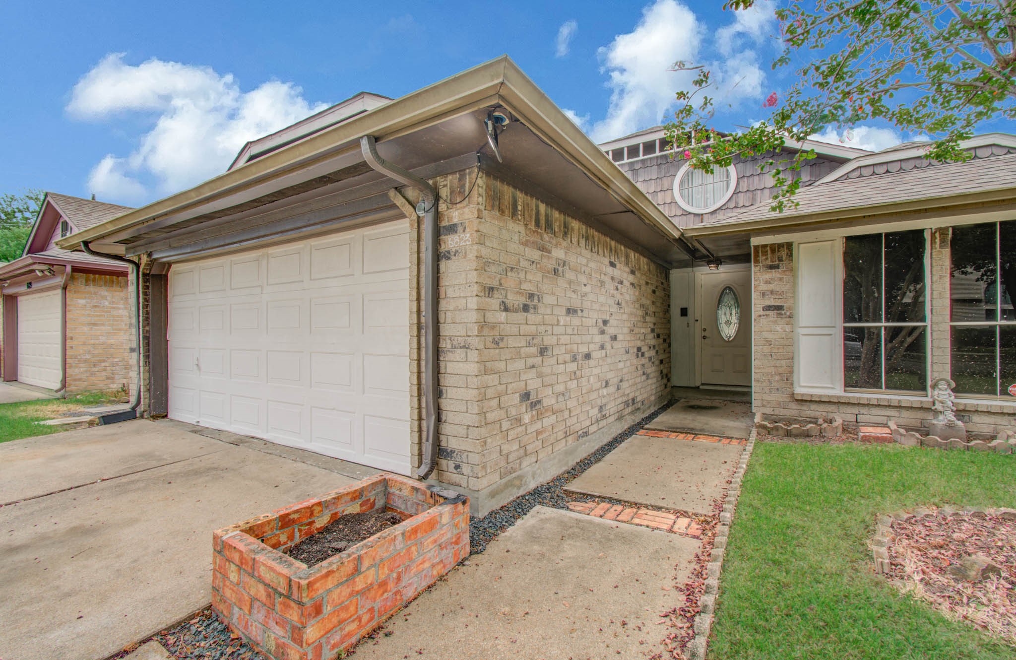 6823 Puerta Vista Lane Property Photo 3