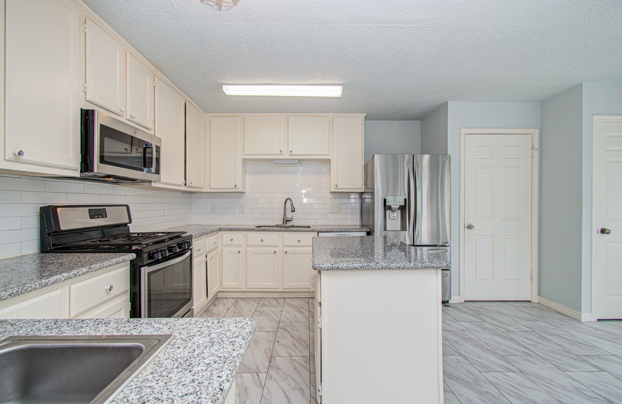 6823 Puerta Vista Lane Property Photo 17
