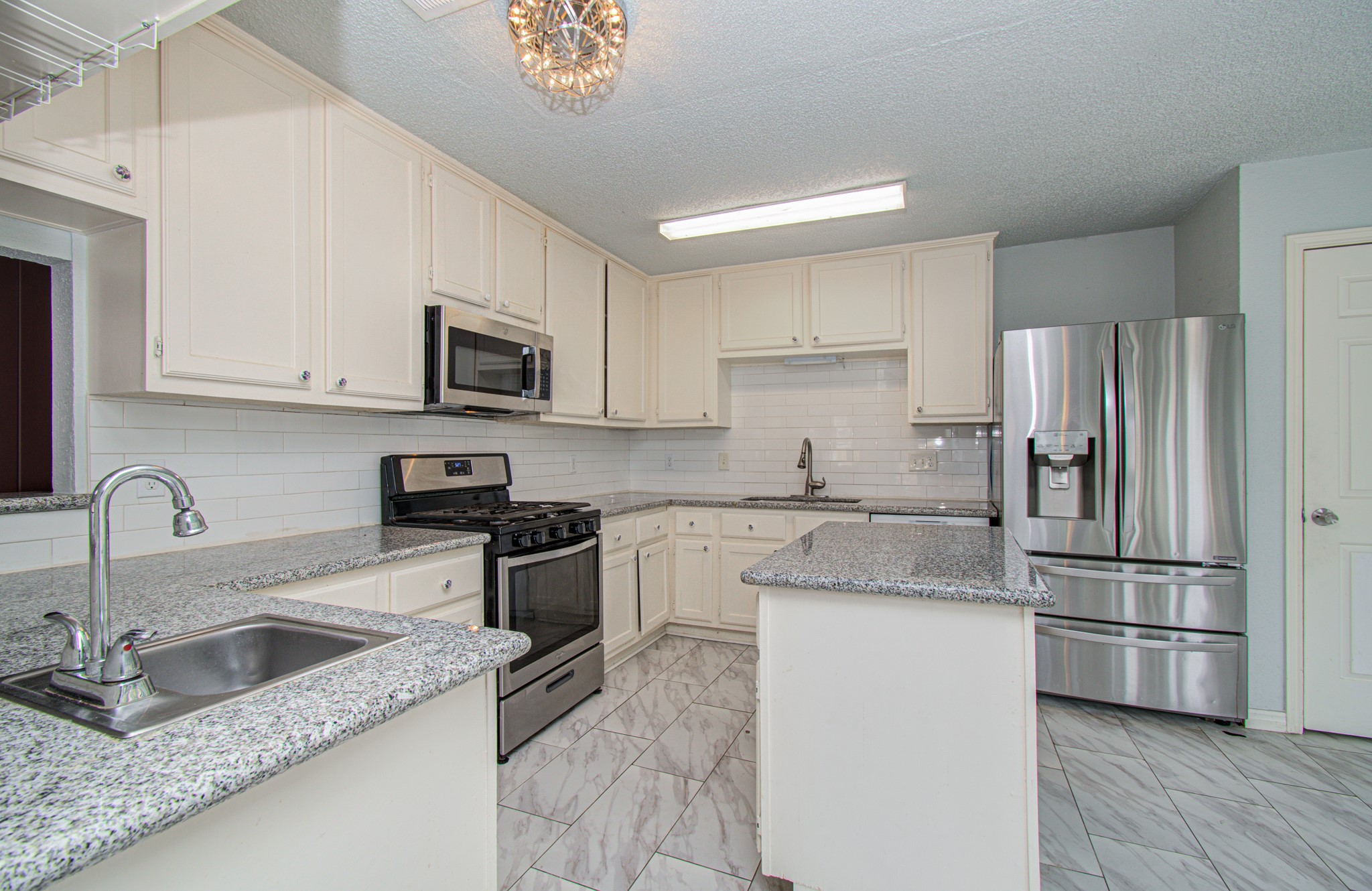 6823 Puerta Vista Lane Property Photo 18