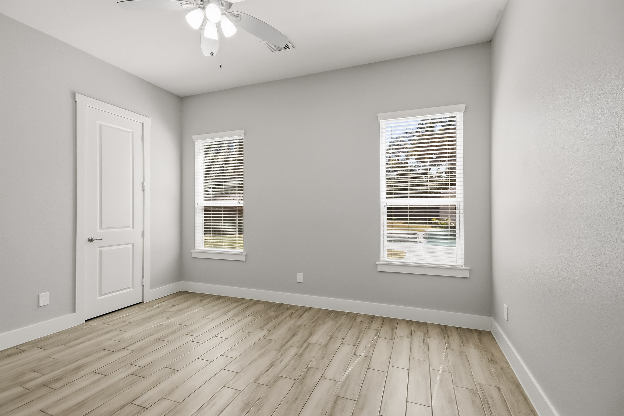 19338 Riverwalk Drive Property Photo 31