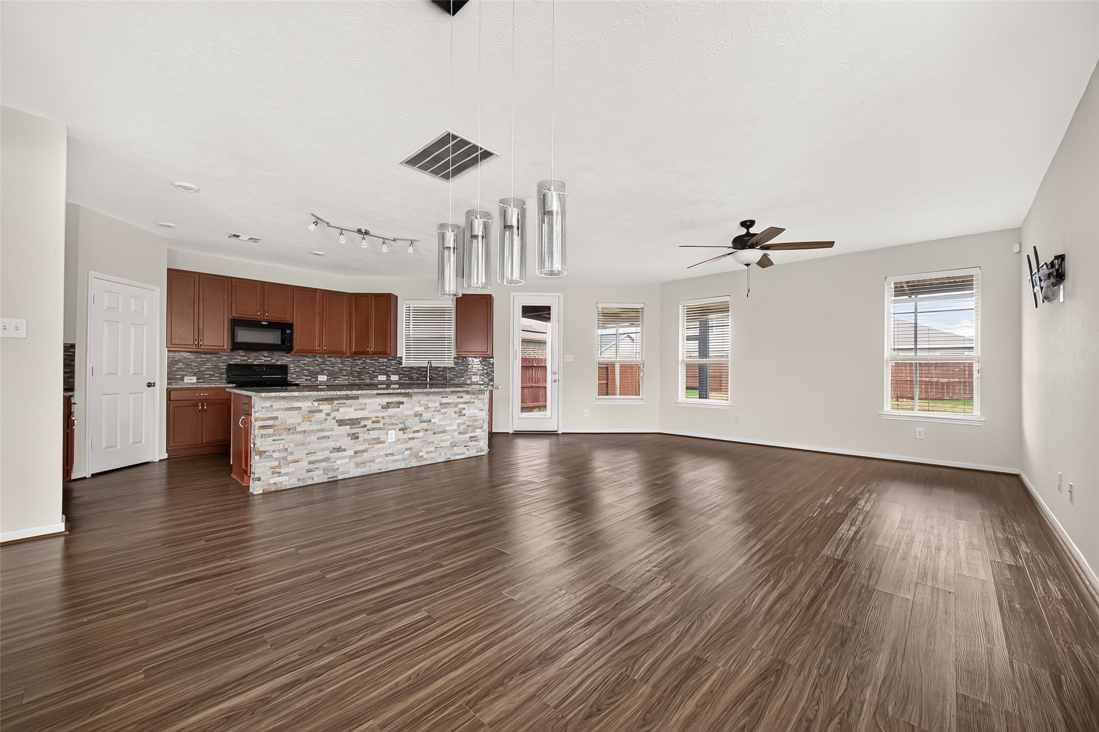 25314 Queens Causeway Lane Property Photo 11
