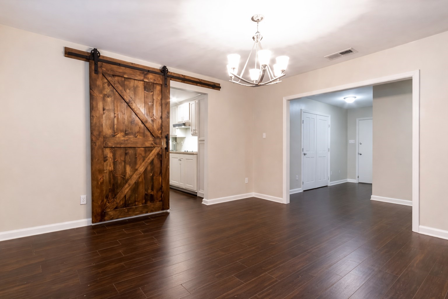 584 Elm Street Property Photo 3