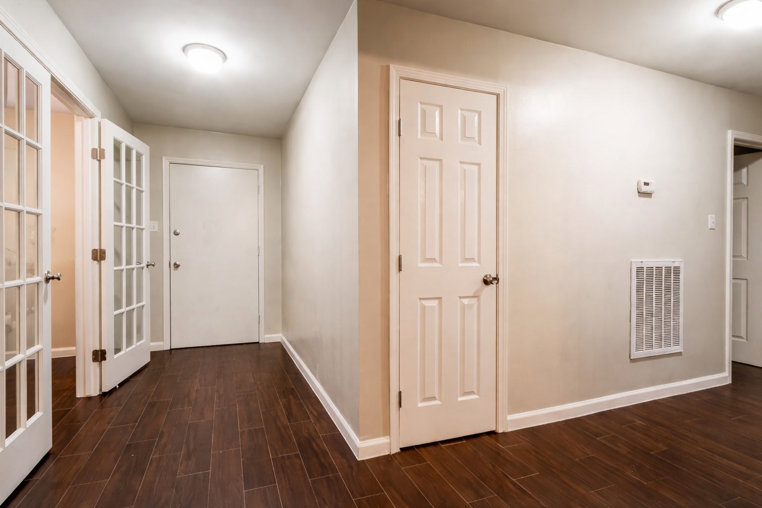 584 Elm Street Property Photo 5