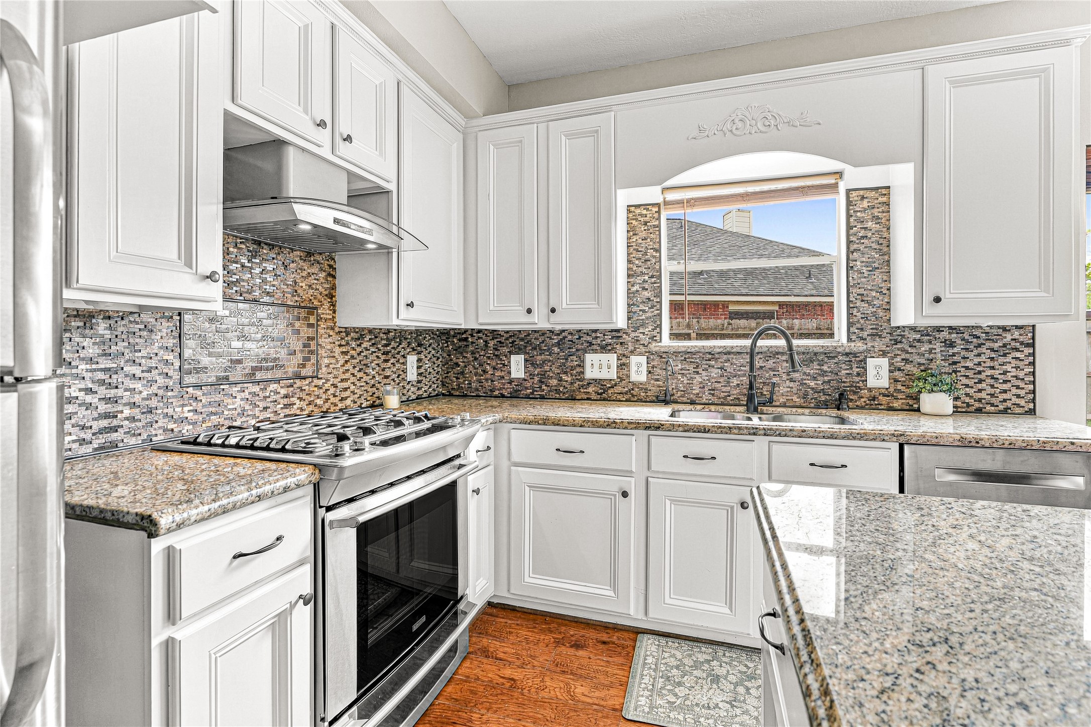 9904 Fair Brook Way Property Photo 4