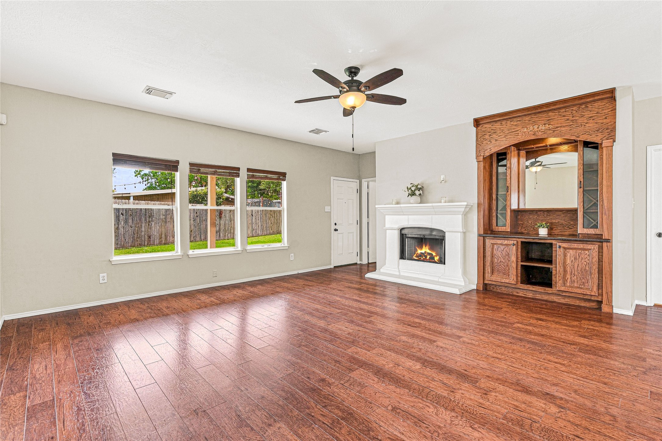 9904 Fair Brook Way Property Photo 6
