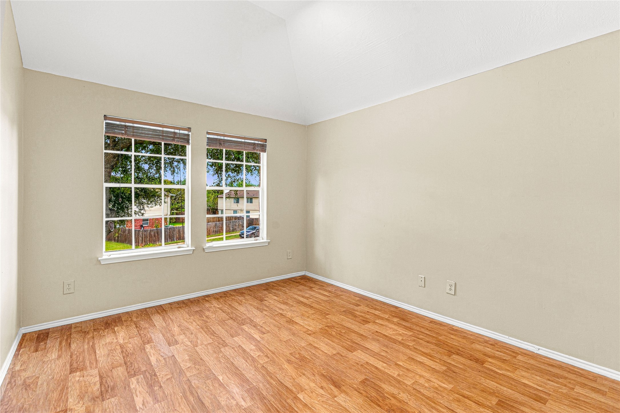 9904 Fair Brook Way Property Photo 11