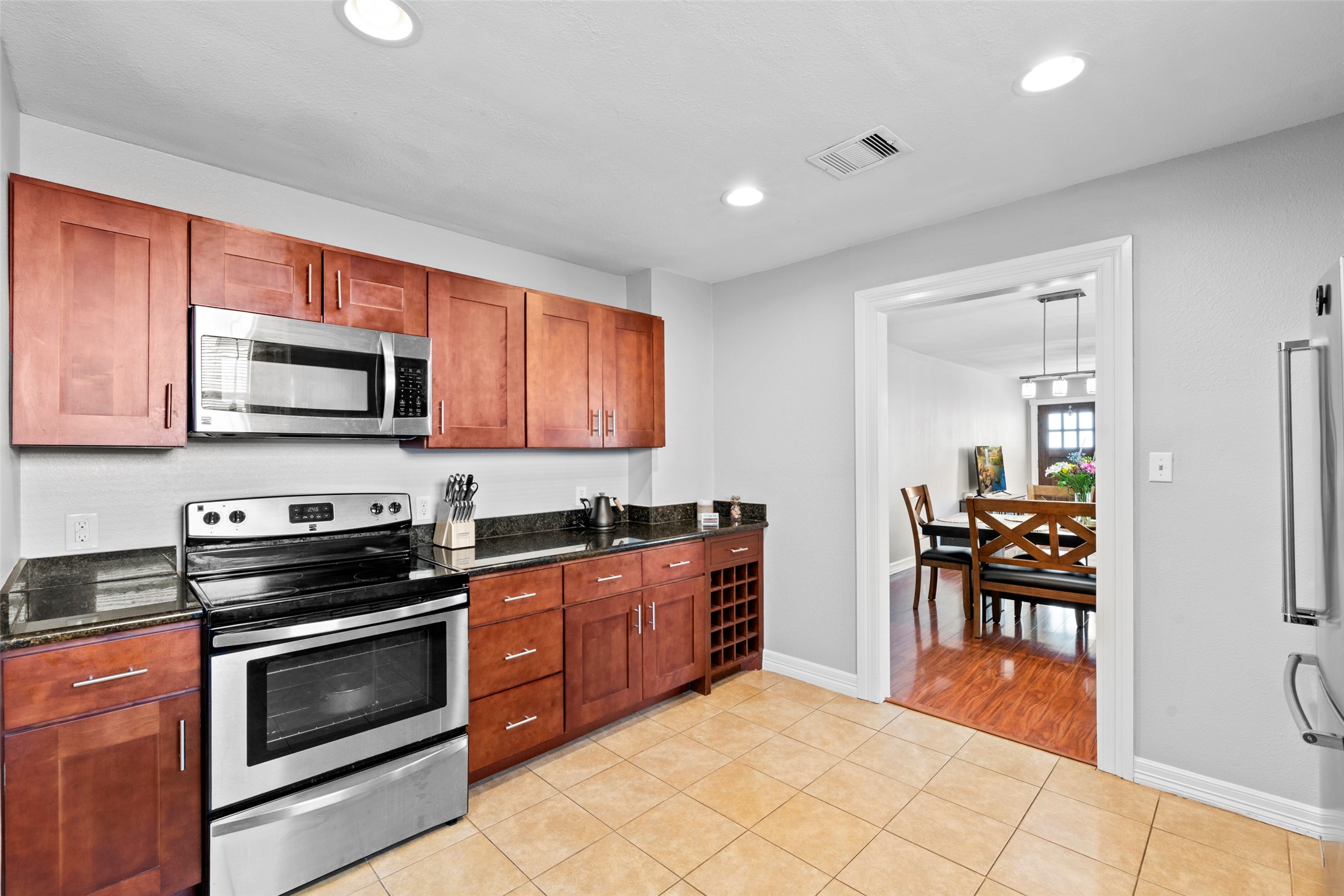 4201 Marina Street Property Photo 6