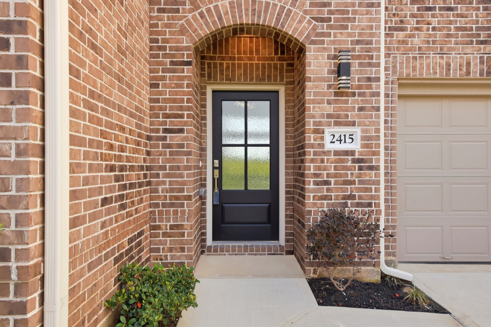 2415 Inlet Court Property Photo 4