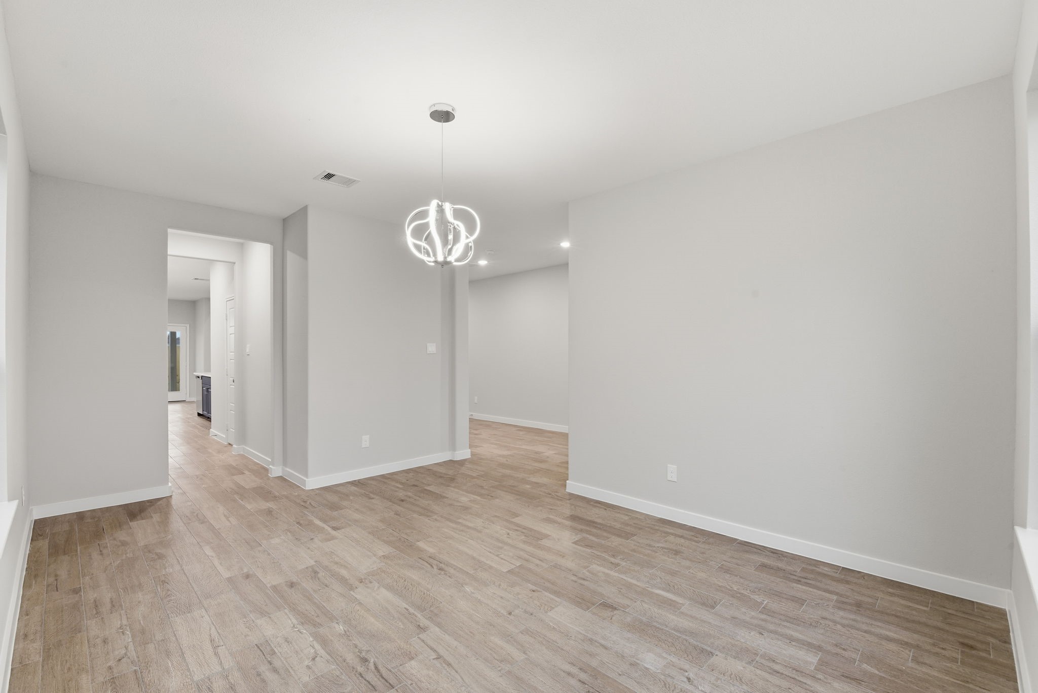 2415 Inlet Court Property Photo 8