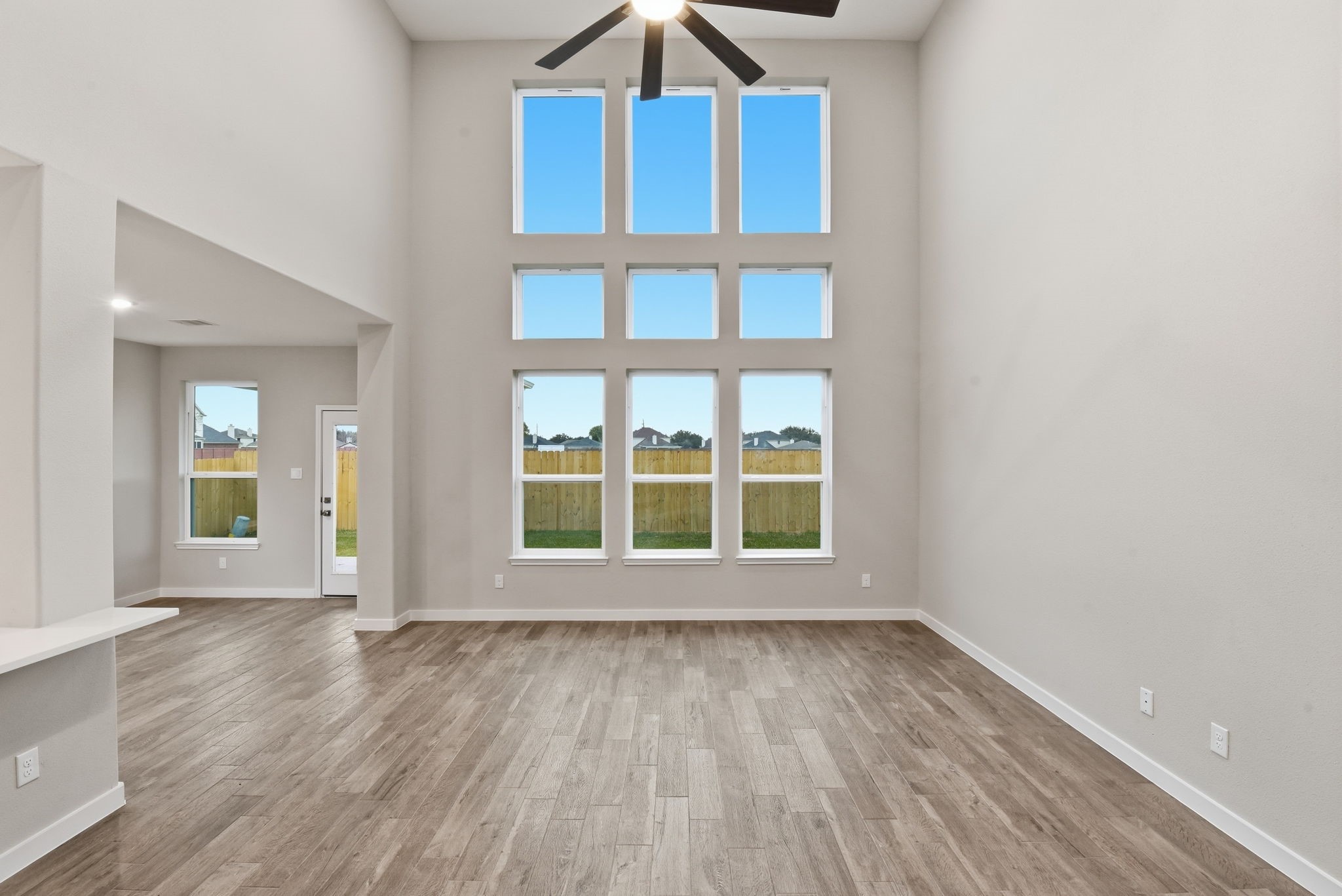 2415 Inlet Court Property Photo 9